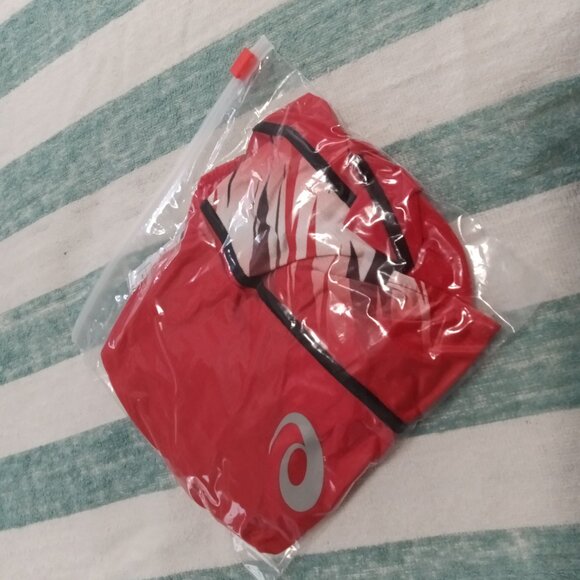 NWOT RED ASICS RUNNING SHORTS WITH SIDE ACCENTS, SIZE "XL", (~33"-35") - Picture 8 of 8